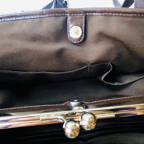 Coach Signature Handbag 👜 - Picture 2 of 4